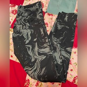 Medium Gym Shark High Waisted leggings